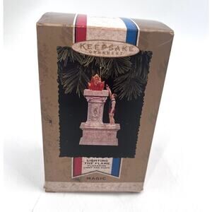 HALLMARK 1996 Atlanta Olympics Lighting the Flame Flickering & Musical Ornament